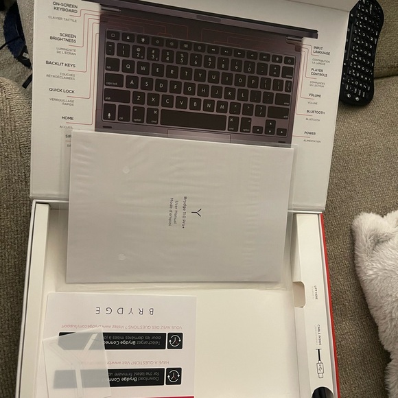 Brydge Wireless IPad Pro Cover with Trackpad - Picture 4 of 10